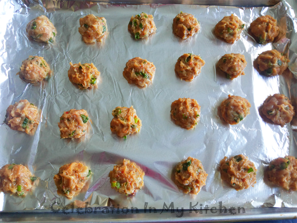 Baked Chinese-Style Chicken Meatballs