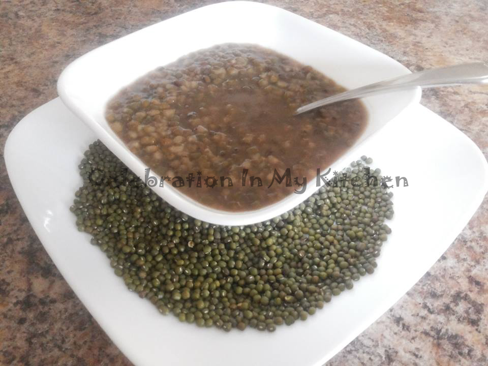 Chergea Caldo (Mung or Moong Bean Porridge)