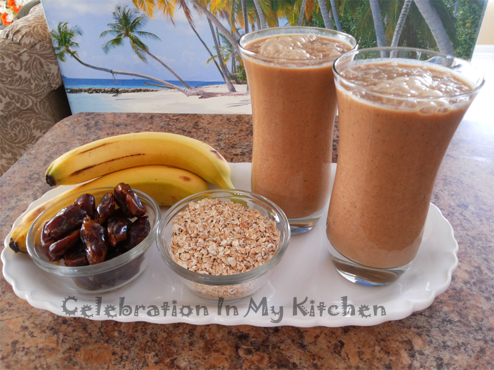 Oatmeal Smoothie With Dates & Bananas