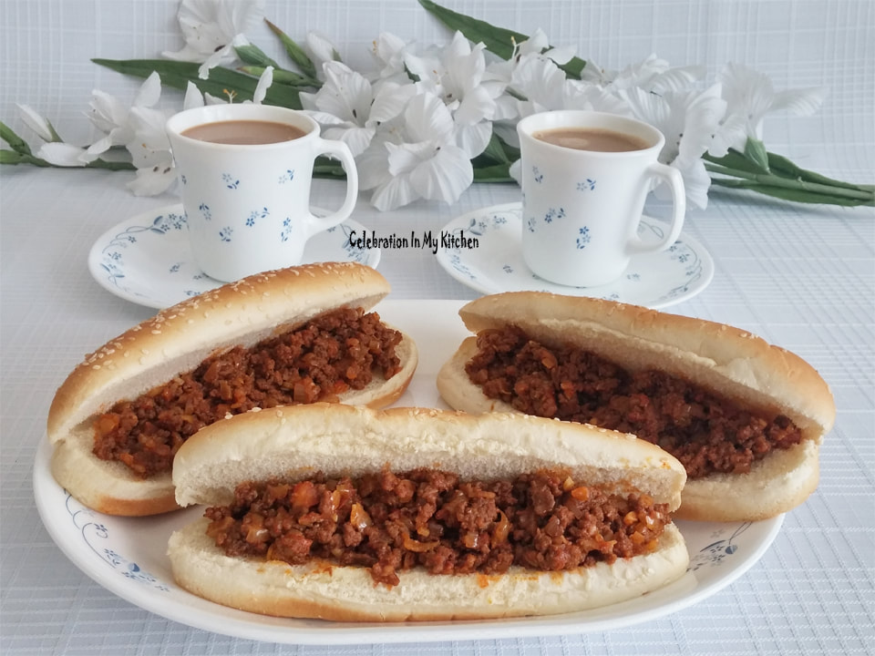 Hot Dog Buns With Mince